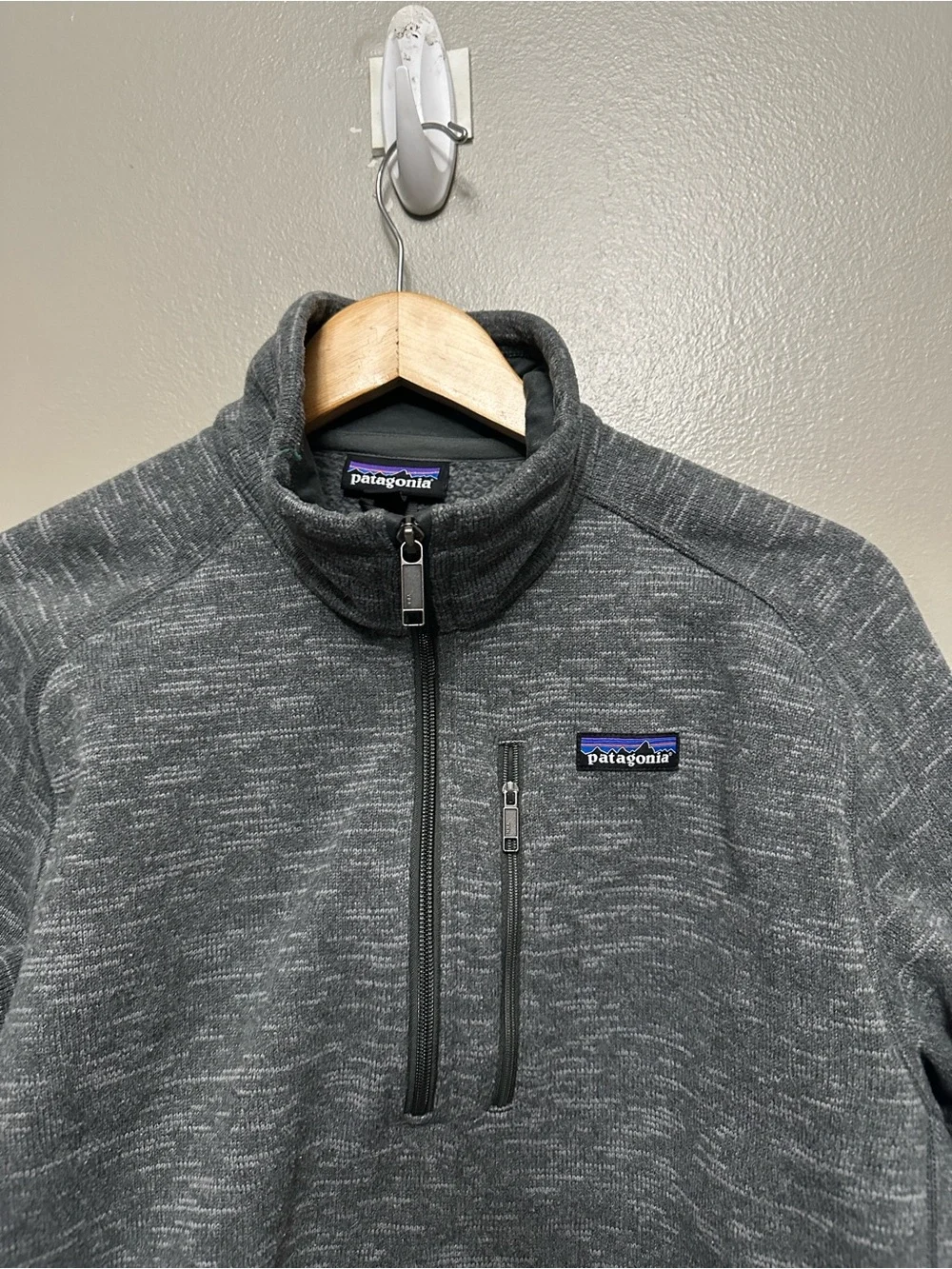 Men’s Patagonia gray quarter zip pullover jacket Sz L